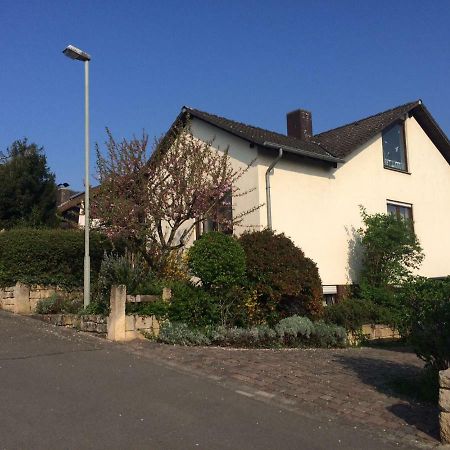 Schones Zimmer In Gimmeldingen/ Konigsbach Neustadt an der Weinstraße エクステリア 写真