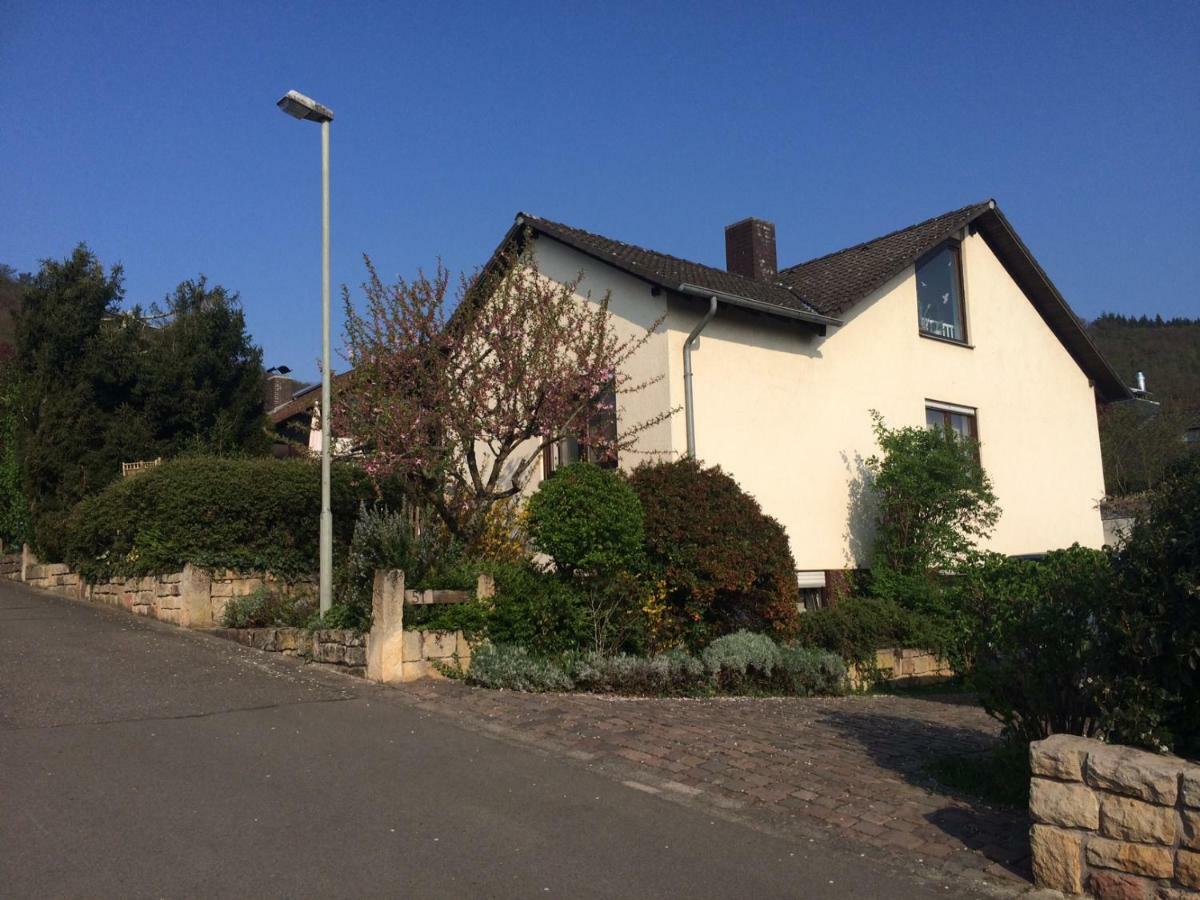 Schones Zimmer In Gimmeldingen/ Konigsbach Neustadt an der Weinstraße エクステリア 写真